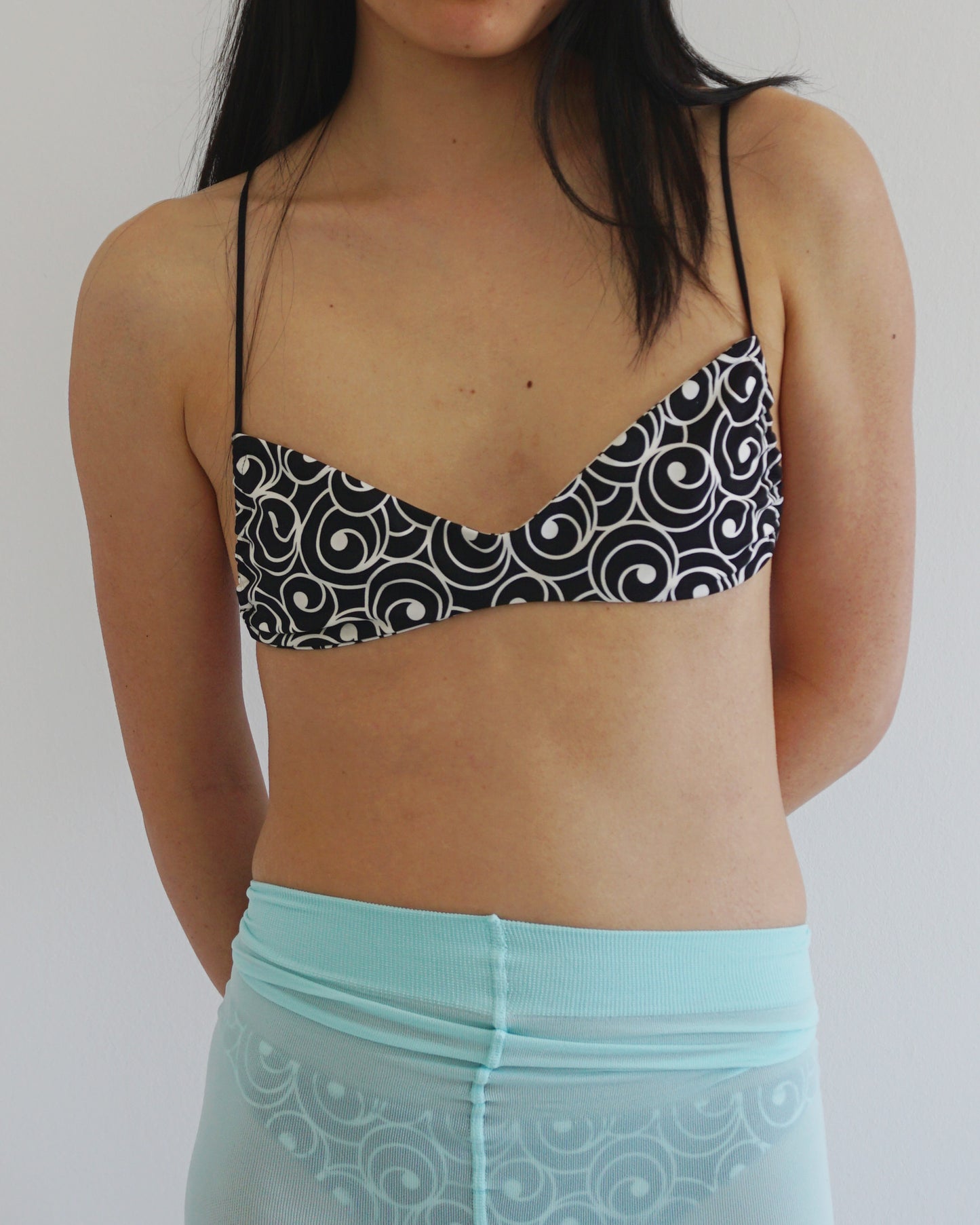Swim Twist Top black/white ornament