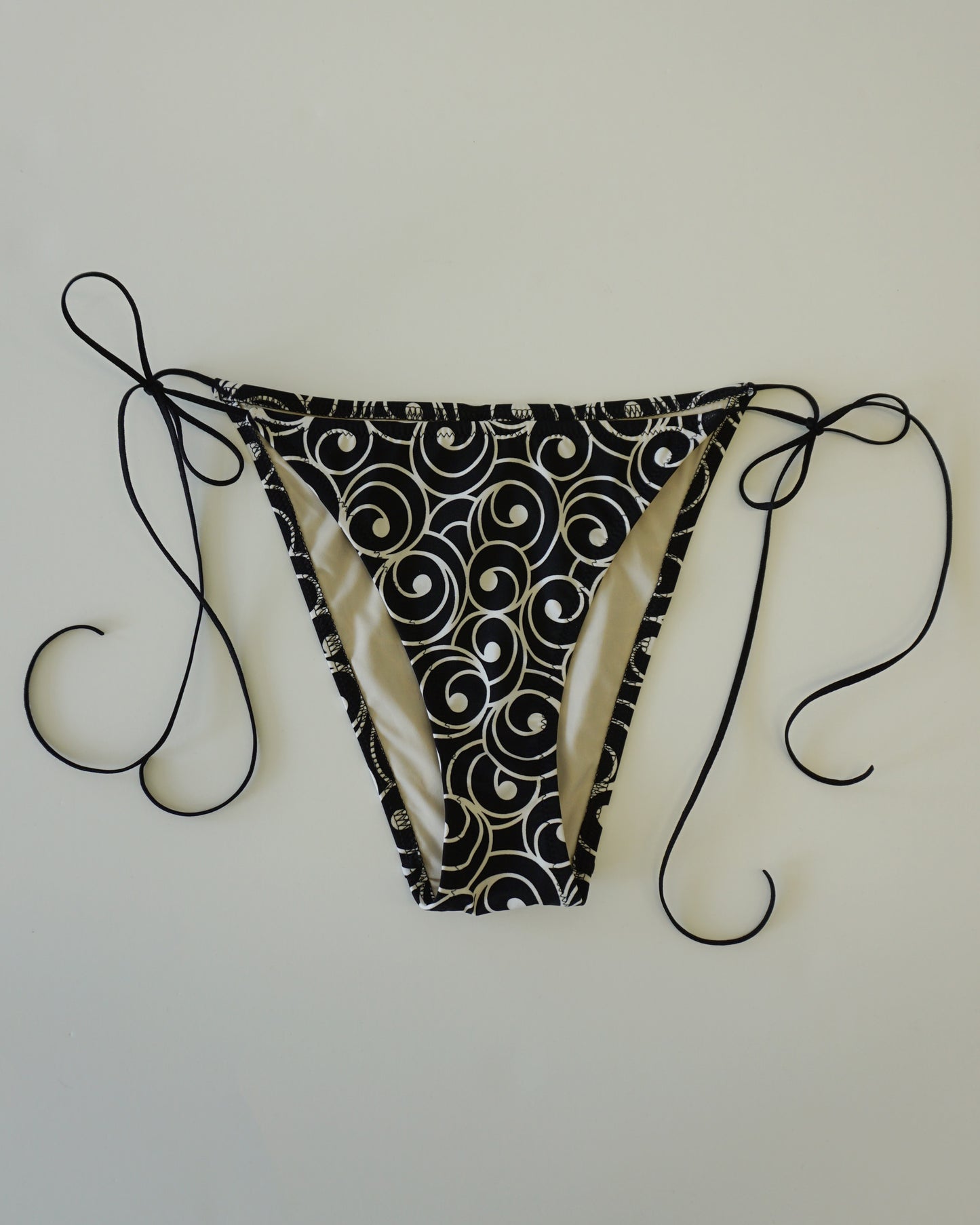 Swim Spaghetti Panty black ornament